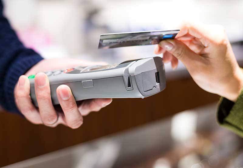 customer paying credit card2